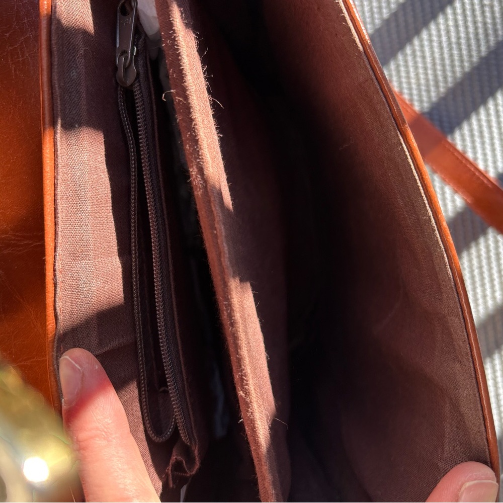 Vintage Brown Leather Crossbody | Moda Italia | Classic Saddle Style - Picture 7 of 9